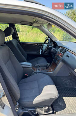 Универсал Mercedes-Benz E-Class 2001 в 