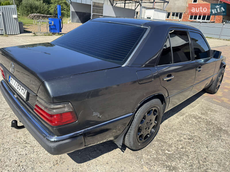 Седан Mercedes-Benz E-Class 1992 в Болехове