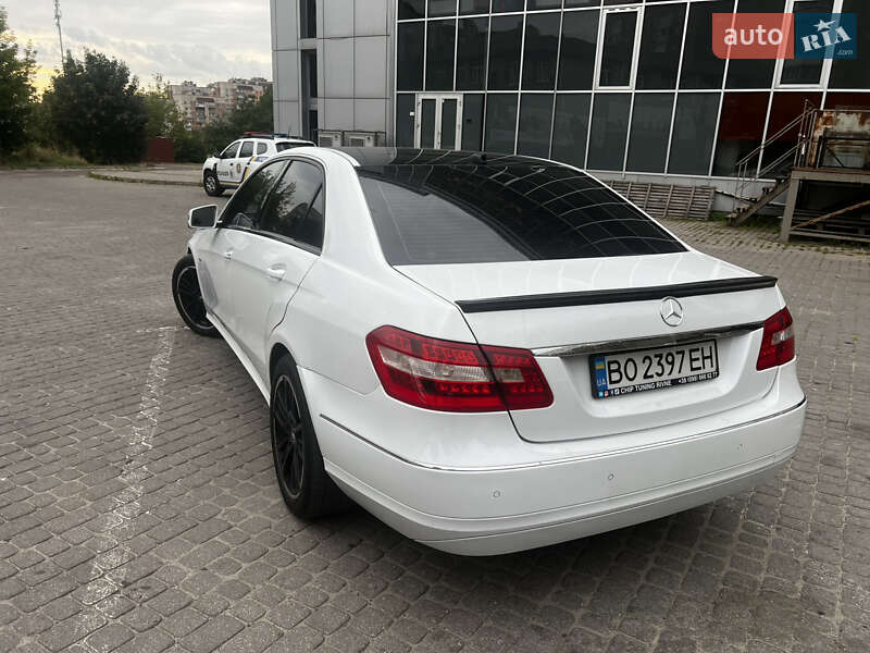 Седан Mercedes-Benz E-Class 2011 в Ровно