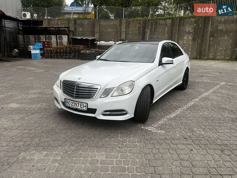 Седан Mercedes-Benz E-Class 2011 в Ровно