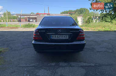 Седан Mercedes-Benz E-Class 2004 в  фото 4 Седан Mercedes-Benz E-Class 2004 в