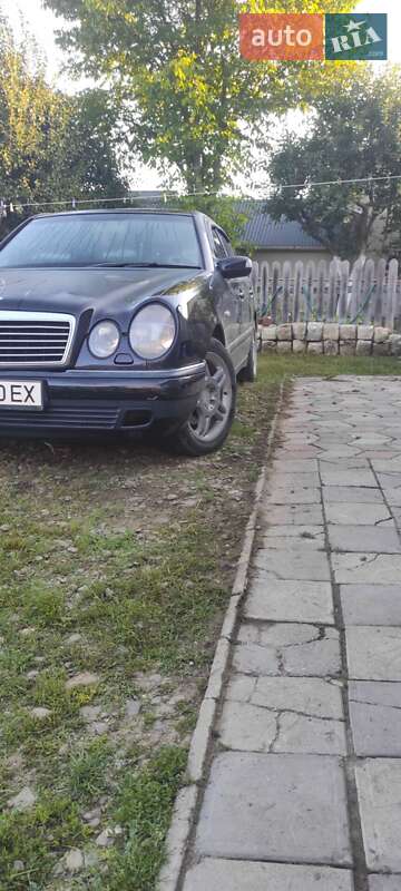 Седан Mercedes-Benz E-Class 1997 в Черновцах