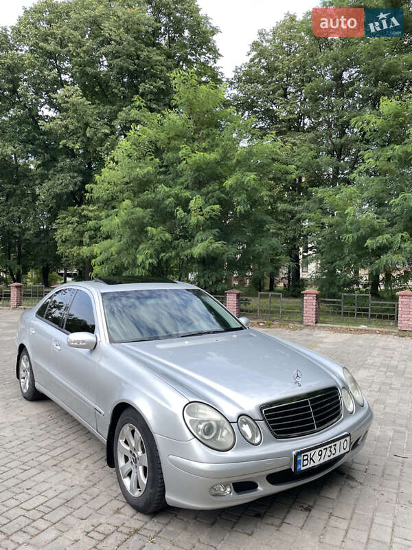 Седан Mercedes-Benz E-Class 2002 в Владимирце