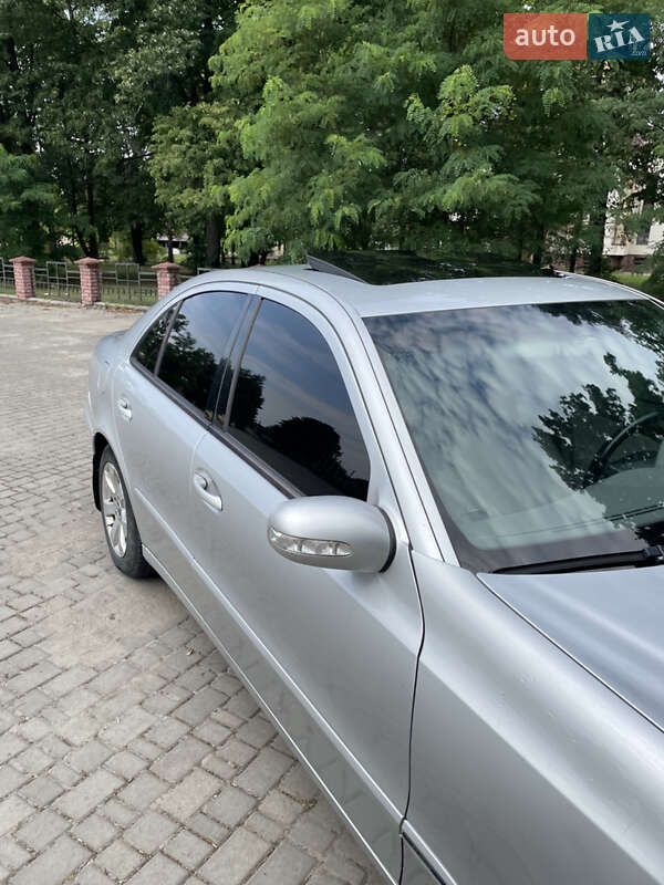 Седан Mercedes-Benz E-Class 2002 в Владимирце