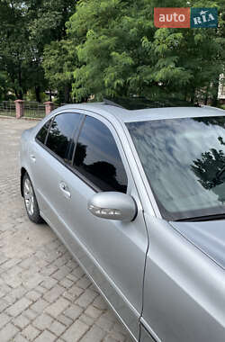 Седан Mercedes-Benz E-Class 2002 в 