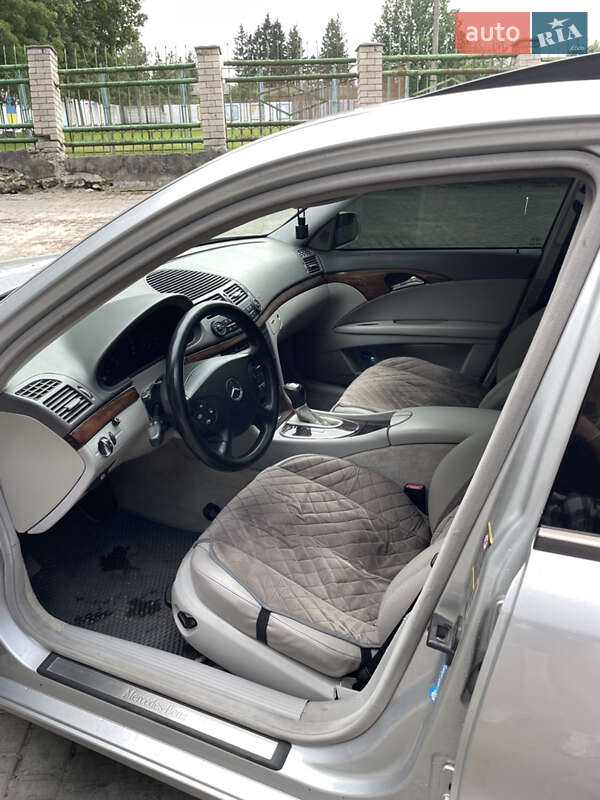 Седан Mercedes-Benz E-Class 2002 в Владимирце
