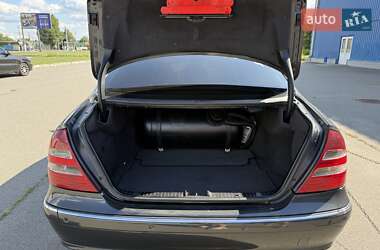 Седан Mercedes-Benz E-Class 2004 в 