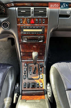 Седан Mercedes-Benz E-Class 1999 в 