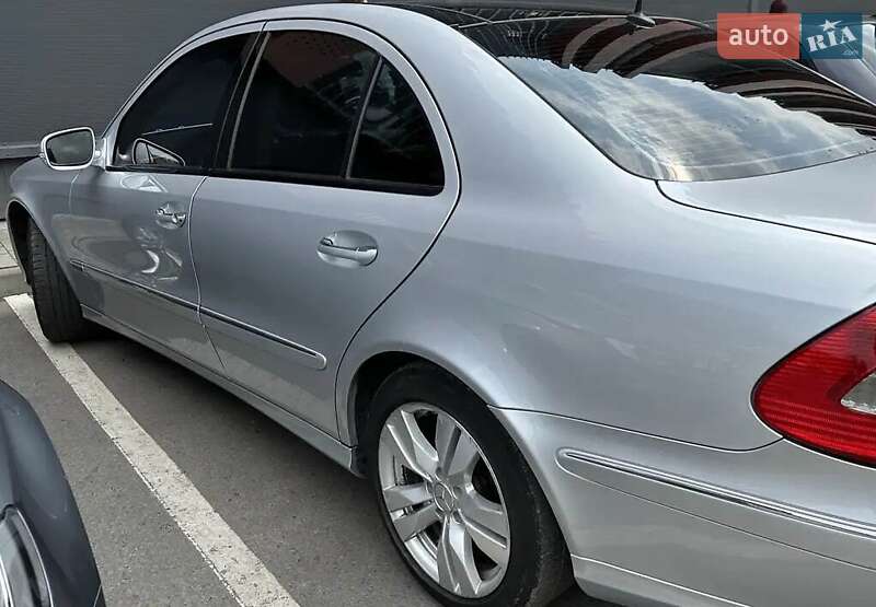 Седан Mercedes-Benz E-Class 2008 в Львове