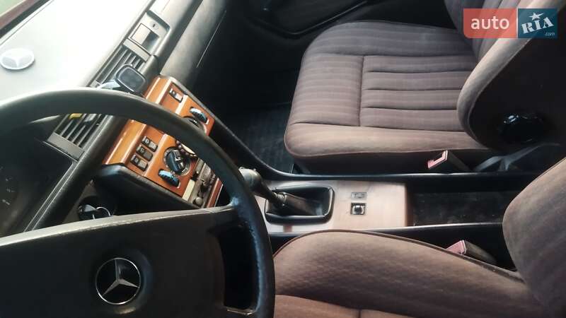 Универсал Mercedes-Benz E-Class 1985 в Тараще