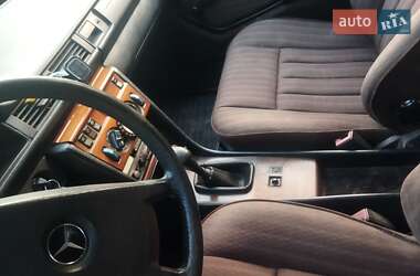 Универсал Mercedes-Benz E-Class 1985 в 