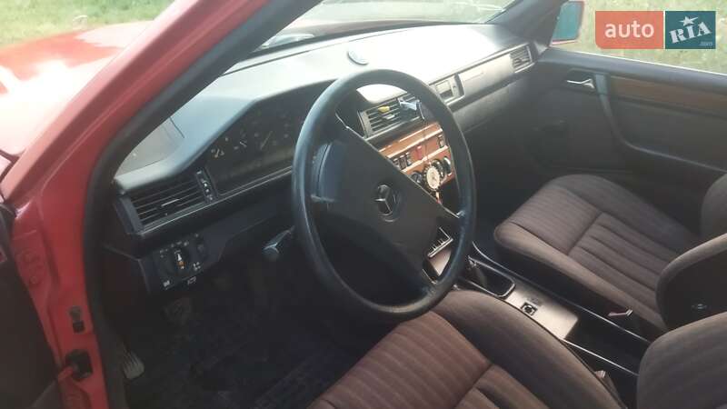 Универсал Mercedes-Benz E-Class 1985 в Тараще