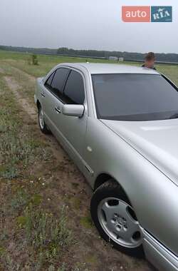 Седан Mercedes-Benz E-Class 1999 в 