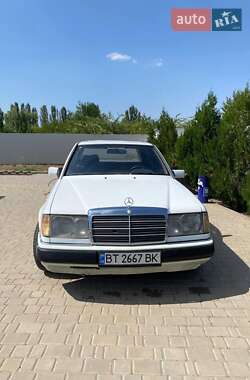 Седан Mercedes-Benz E-Class 1992 в Херсоне
