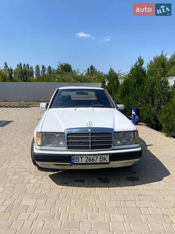 Mercedes-Benz E-Class 1992