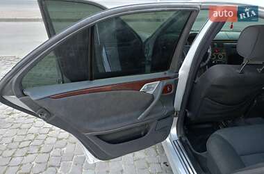 Седан Mercedes-Benz E-Class 1999 в  фото 2 Седан Mercedes-Benz E-Class 1999 в