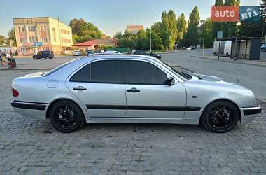 Седан Mercedes-Benz E-Class 1999 в  фото 3 Седан Mercedes-Benz E-Class 1999 в