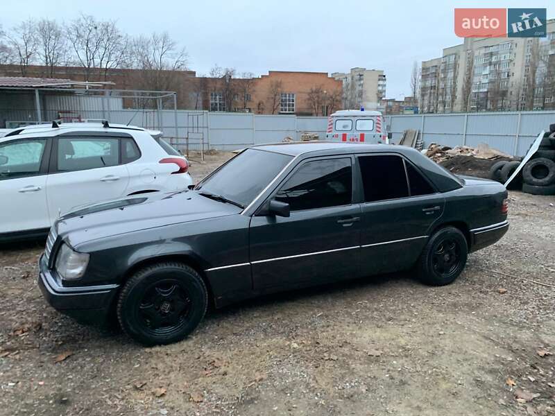 Седан Mercedes-Benz E-Class 1994 в Сумах