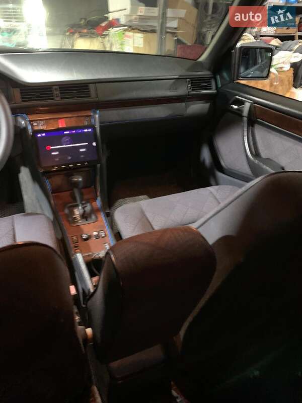 Седан Mercedes-Benz E-Class 1994 в Сумах