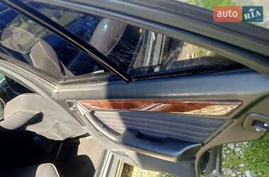 Седан Mercedes-Benz E-Class 1992 в 