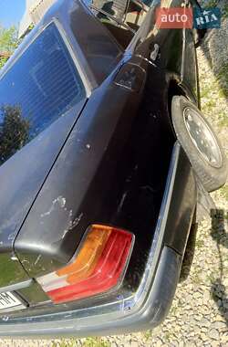 Седан Mercedes-Benz E-Class 1992 в 
