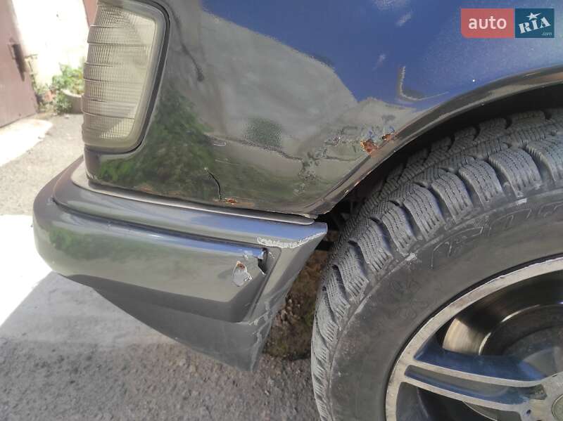 Седан Mercedes-Benz E-Class 1991 в Днепре