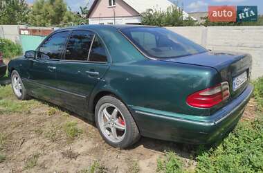 Седан Mercedes-Benz E-Class 2000 в Тетієві