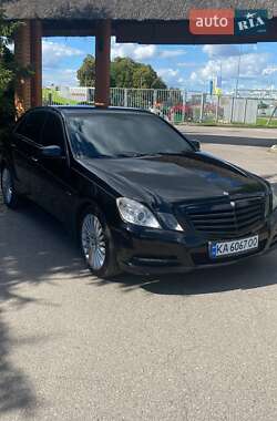 Седан Mercedes-Benz E-Class 2012 в Киеве