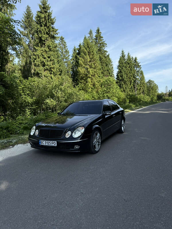 Седан Mercedes-Benz E-Class 2002 в Турке