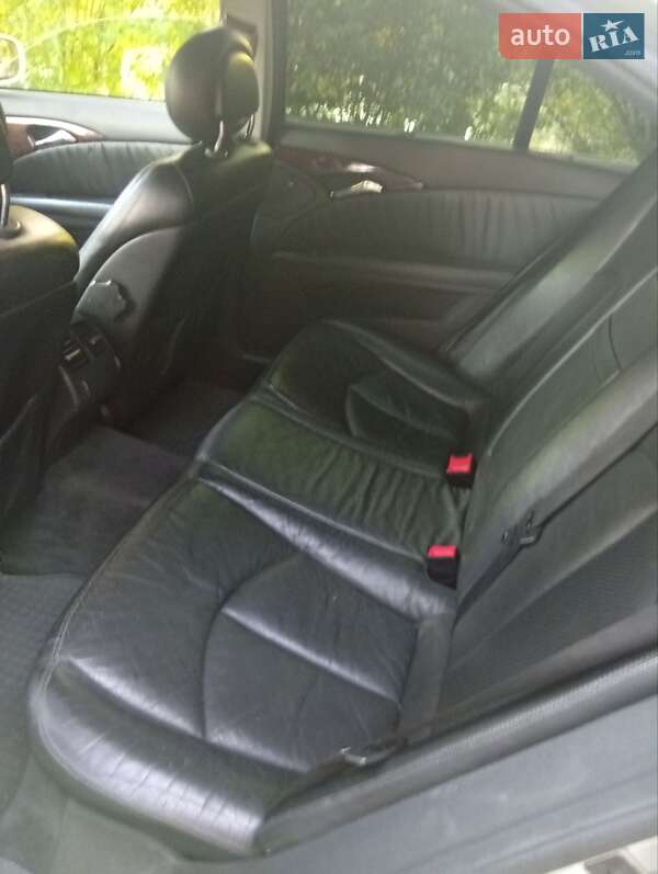 Седан Mercedes-Benz E-Class 2002 в Самборе
