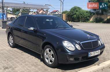 Седан Mercedes-Benz E-Class 2002 в  фото 2 Седан Mercedes-Benz E-Class 2002 в