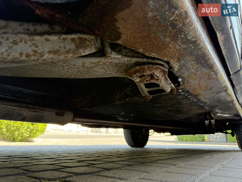 Седан Mercedes-Benz E-Class 1983 в Кременці