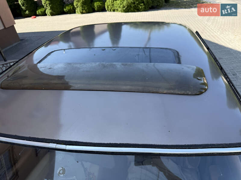 Седан Mercedes-Benz E-Class 1983 в Кременці