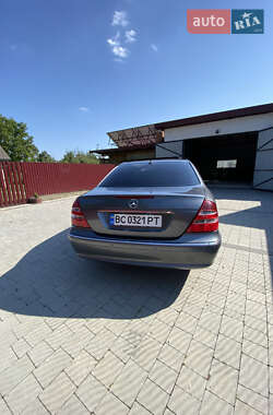 Седан Mercedes-Benz E-Class 2004 в 