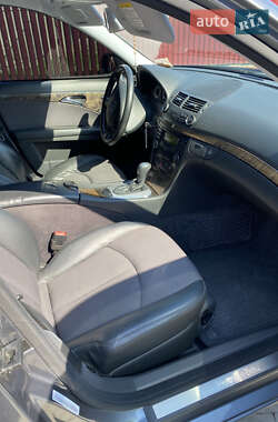 Седан Mercedes-Benz E-Class 2004 в 