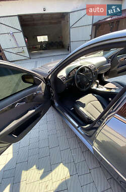 Седан Mercedes-Benz E-Class 2004 в 
