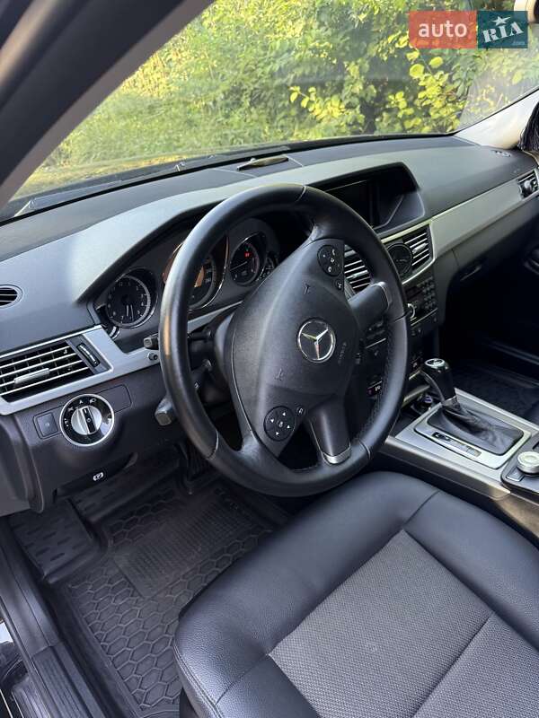 Седан Mercedes-Benz E-Class 2010 в Хмельницькому фото 3 Седан Mercedes-Benz E-Class 2010 в Хмельницькому