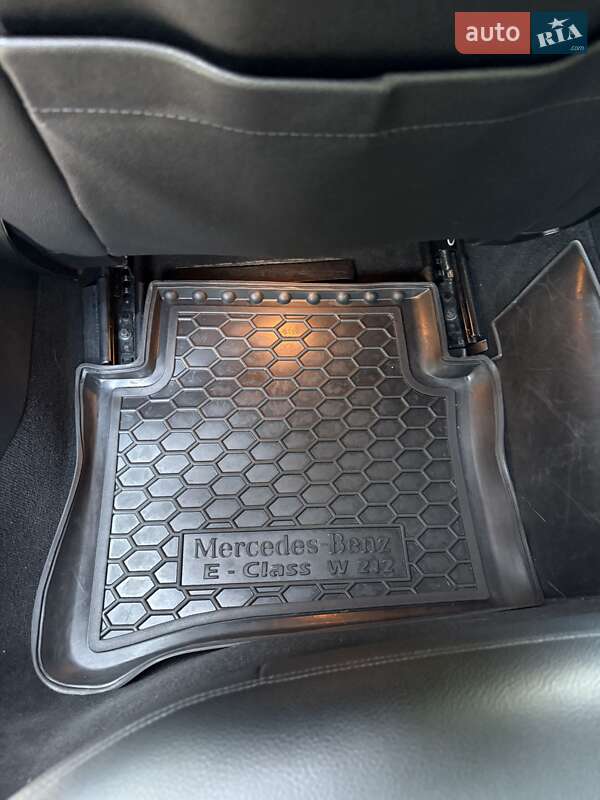 Седан Mercedes-Benz E-Class 2010 в Хмельницькому фото 20 Седан Mercedes-Benz E-Class 2010 в Хмельницькому