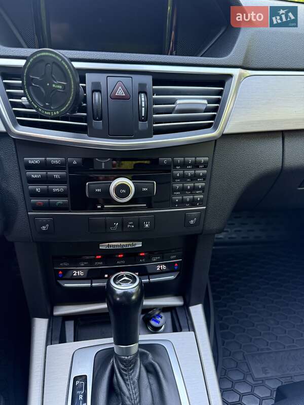 Седан Mercedes-Benz E-Class 2010 в Хмельницькому фото 24 Седан Mercedes-Benz E-Class 2010 в Хмельницькому