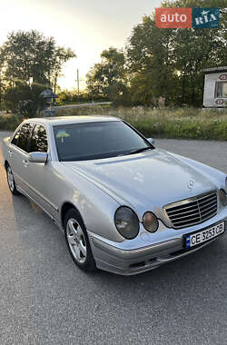 Седан Mercedes-Benz E-Class 2000 в 