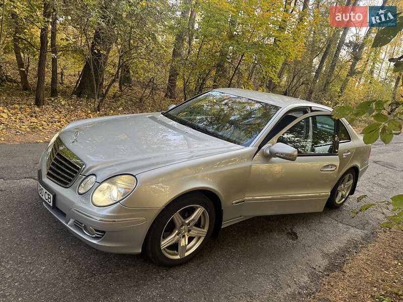 Седан Mercedes-Benz E-Class 2007 в Чернігові