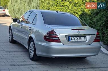 Седан Mercedes-Benz E-Class 2008 в 