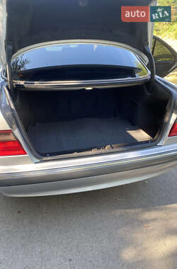 Седан Mercedes-Benz E-Class 2001 в 