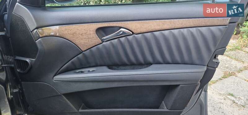 Універсал Mercedes-Benz E-Class 2008 в Львові фото 25 Універсал Mercedes-Benz E-Class 2008 в Львові