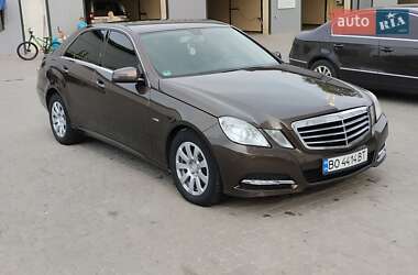 Седан Mercedes-Benz E-Class 2012 в Чорткові