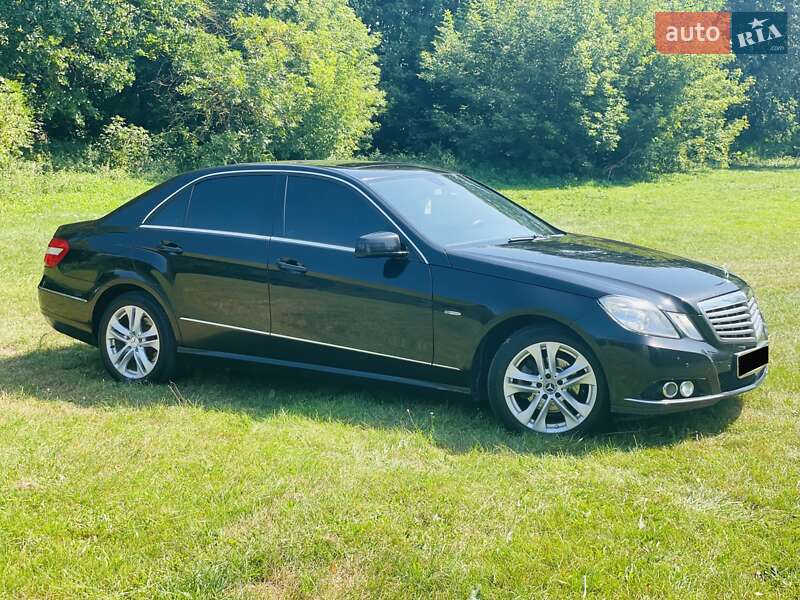 Mercedes-Benz E-Class 2011