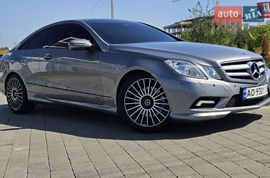 Купе Mercedes-Benz E-Class 2009 в 