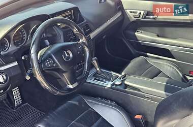 Купе Mercedes-Benz E-Class 2009 в 