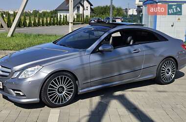 Купе Mercedes-Benz E-Class 2009 в 