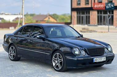 Седан Mercedes-Benz E-Class 2000 в 